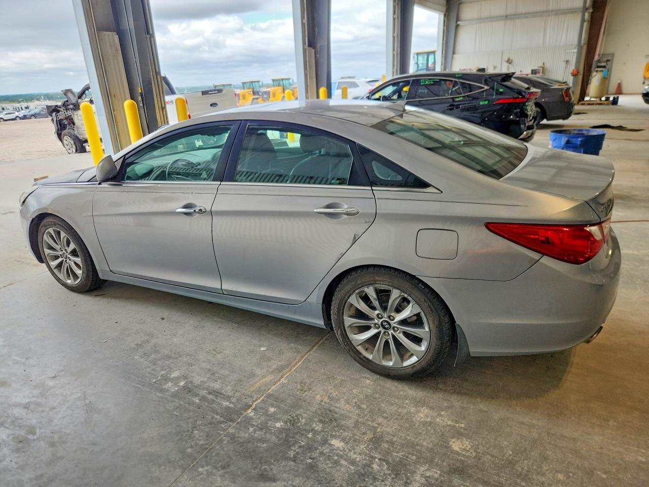 2012 Hyundai Sonata Se - Image 2