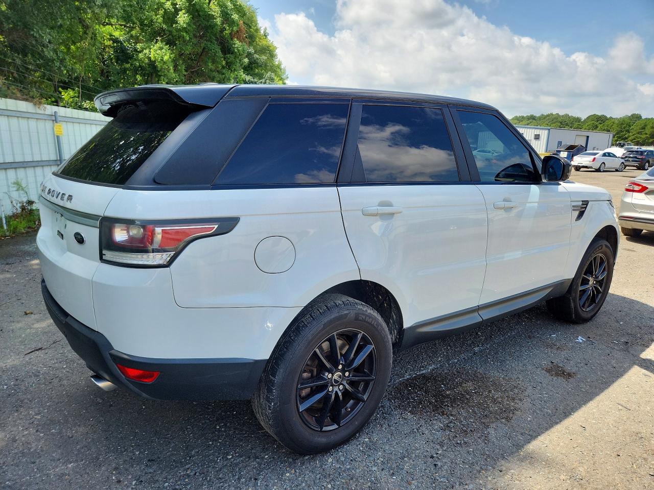 2015 Land Rover Range Rover Sport Se - Image 3