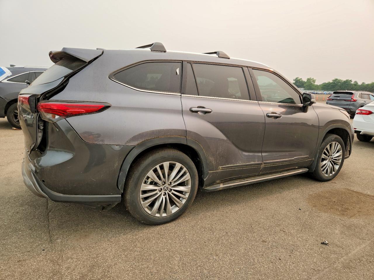 2023 Toyota Highlander Hybrid Platinum - Фото 3