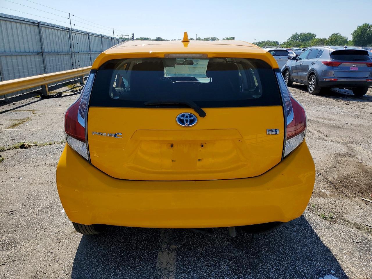 2015 Toyota Prius C Two - Фото 6