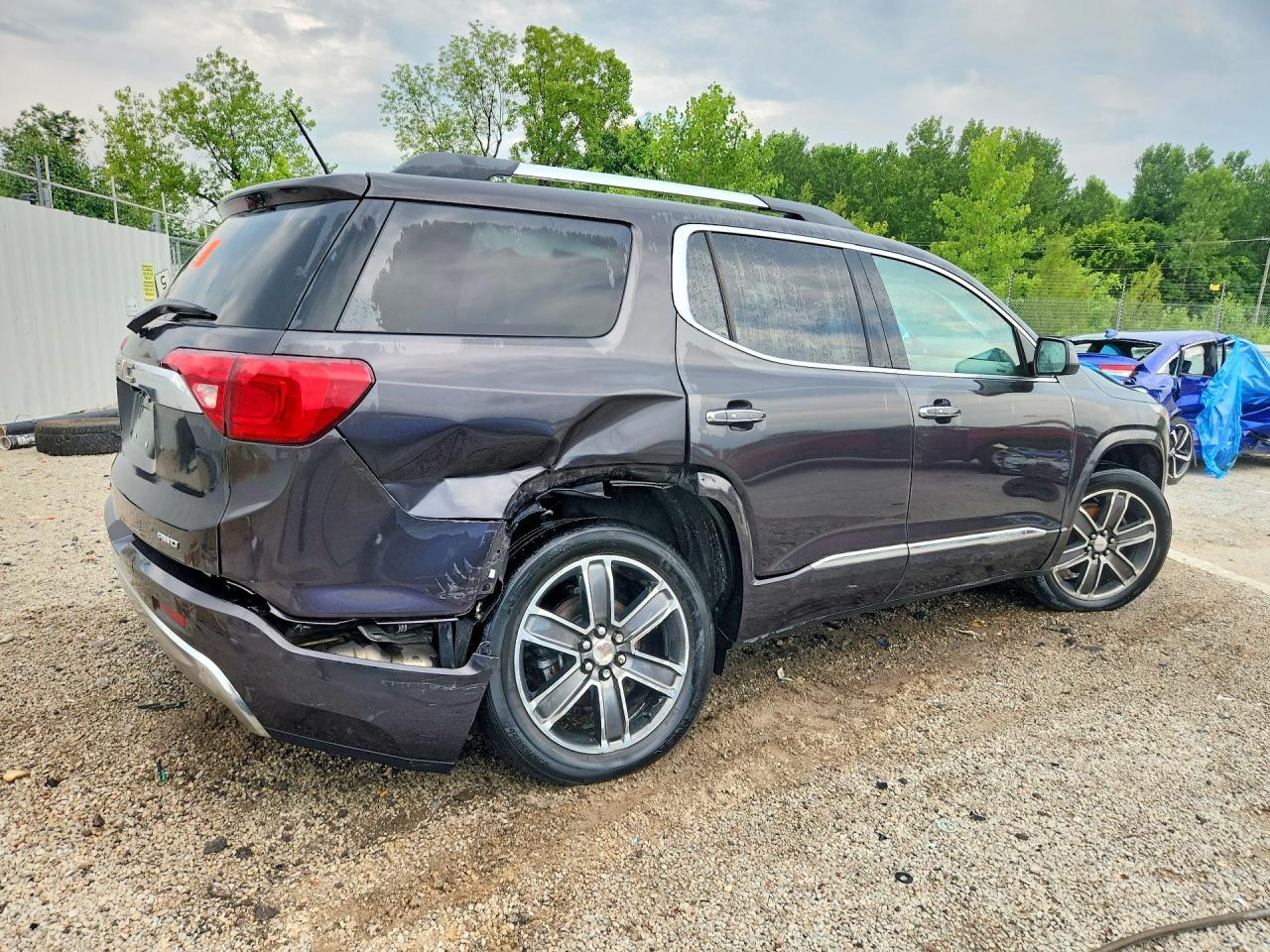 2019 GMC Acadia Denali - Image 3
