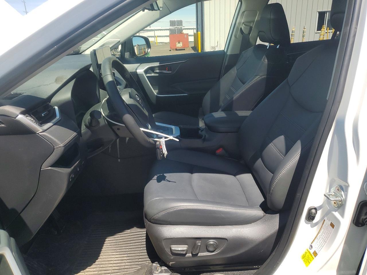 2025 Toyota Rav4 Xle Premium - Image 7