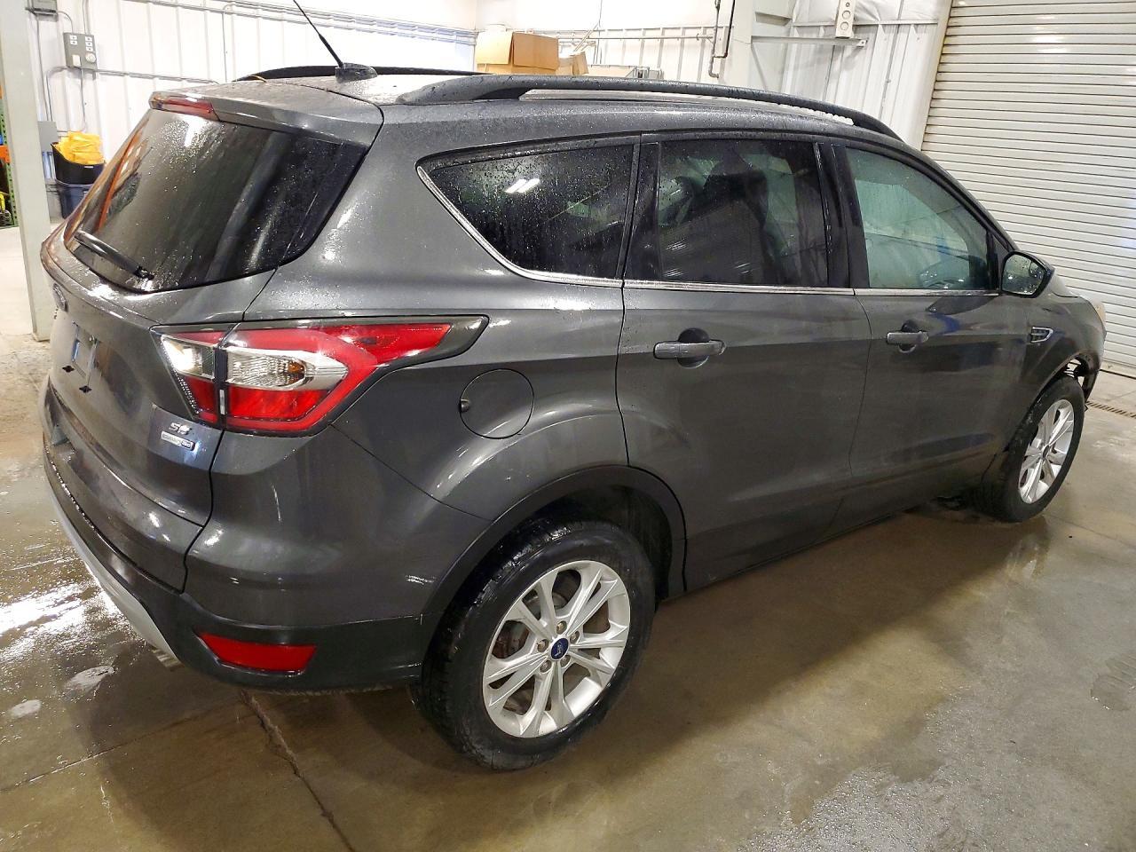 2017 Ford Escape - Фото 3