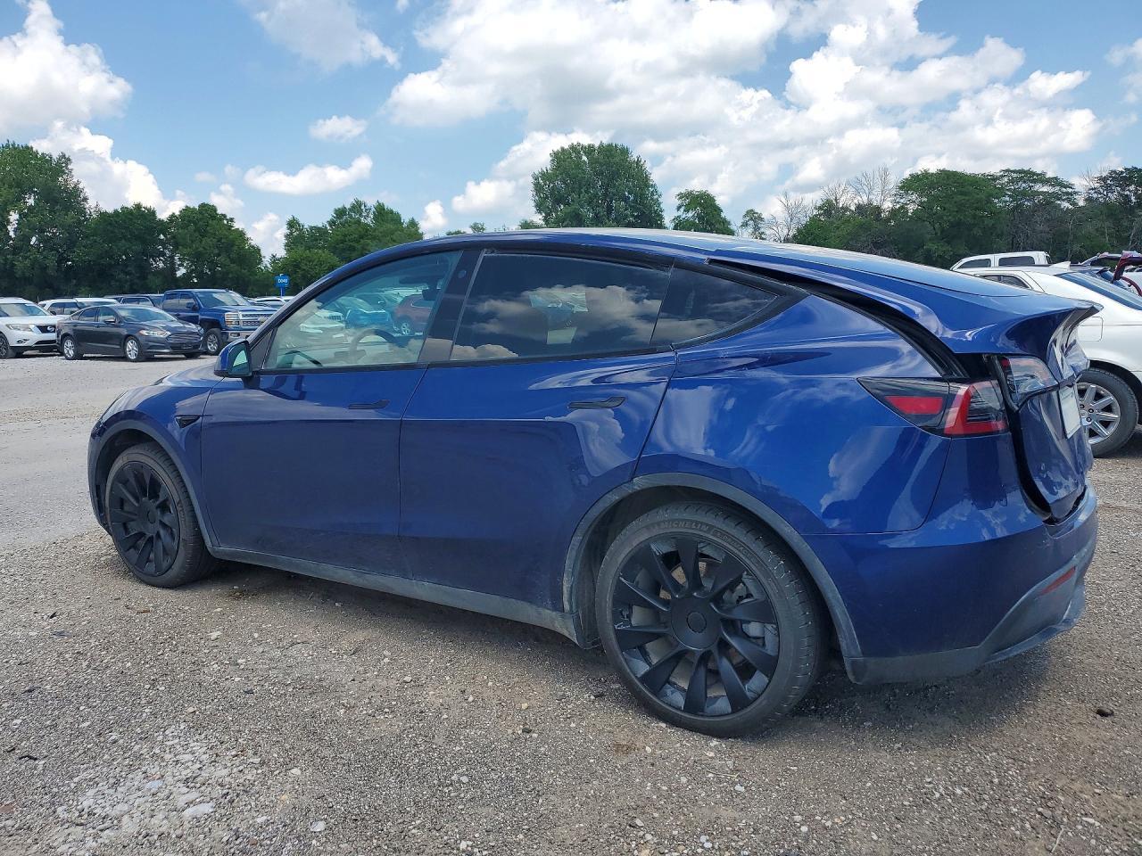 2023 Tesla Model Y - Фото 2