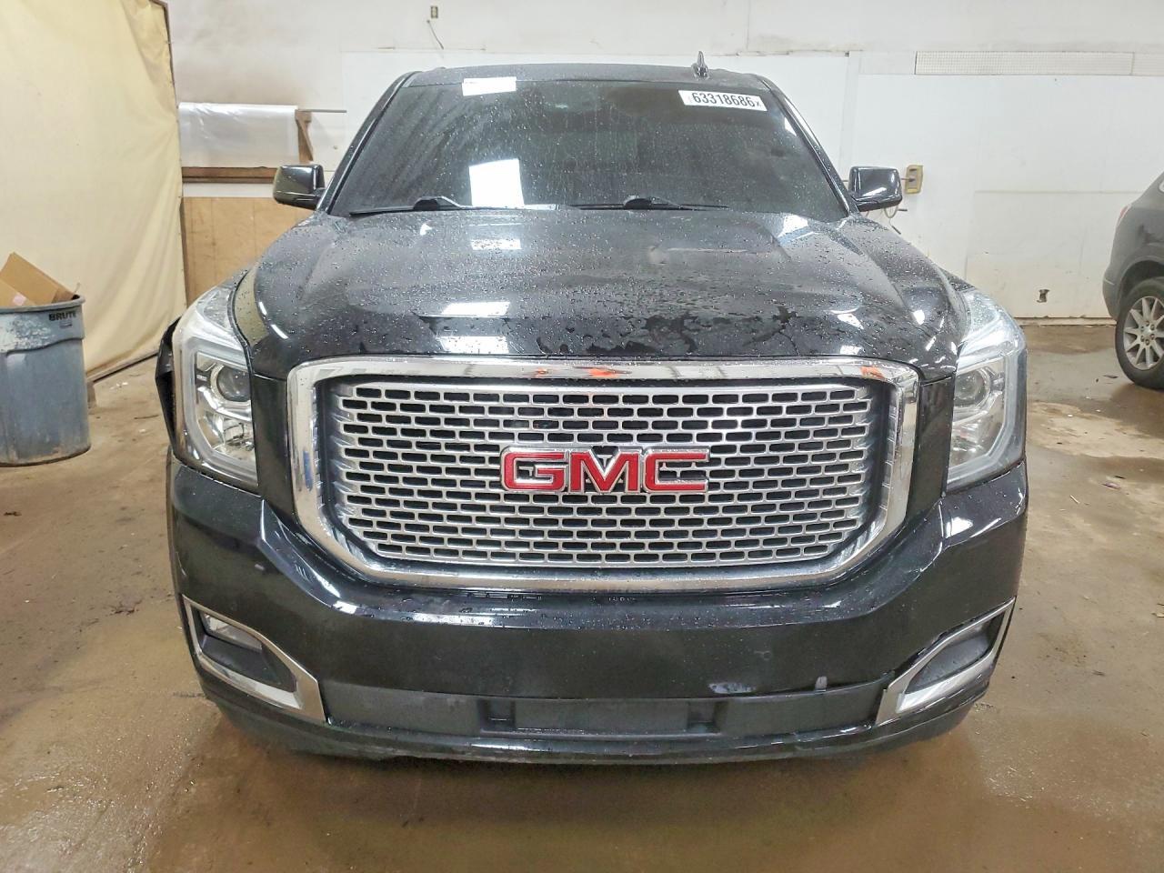 2017 GMC Yukon Denali - Фото 5