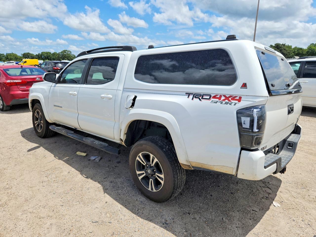 2016 Toyota Tacoma Trd Sport - Image 2