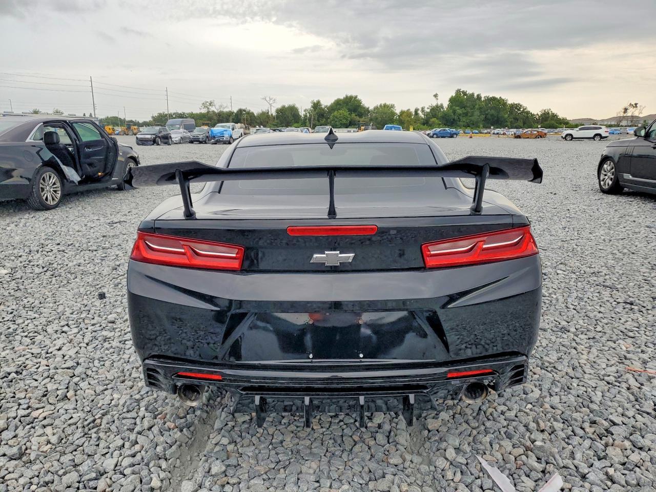 2017 Chevrolet Camaro Lt - Image 6