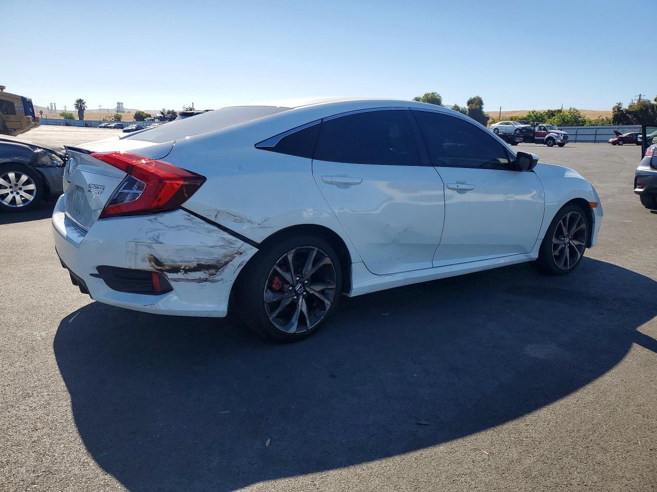 2021 Honda Civic Sport - Фото 3