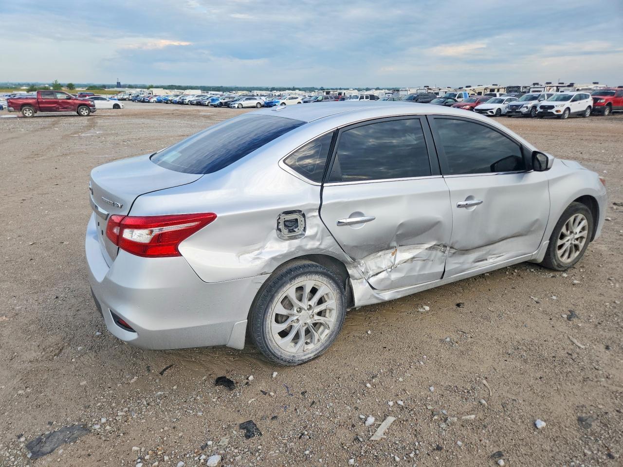 2018 Nissan Sentra Sv - Фото 3
