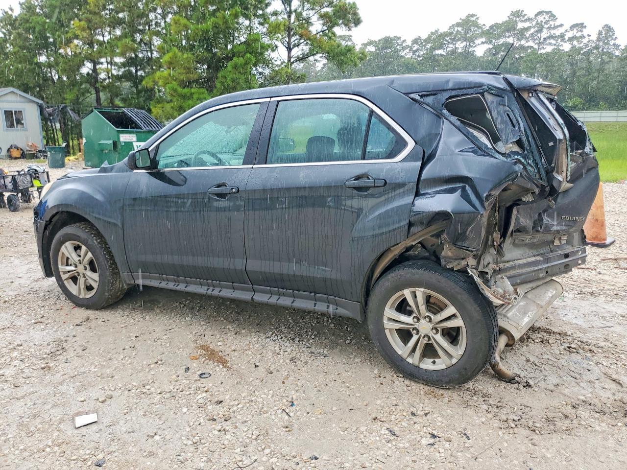 2014 Chevrolet Equinox Ls - Image 2