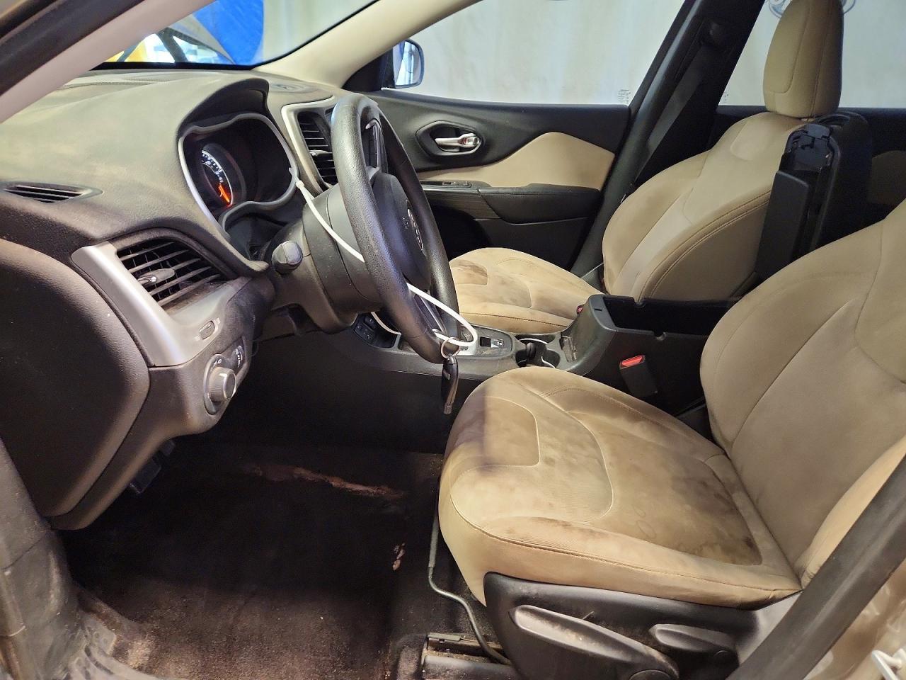 2016 Jeep Cherokee Sport - Фото 7