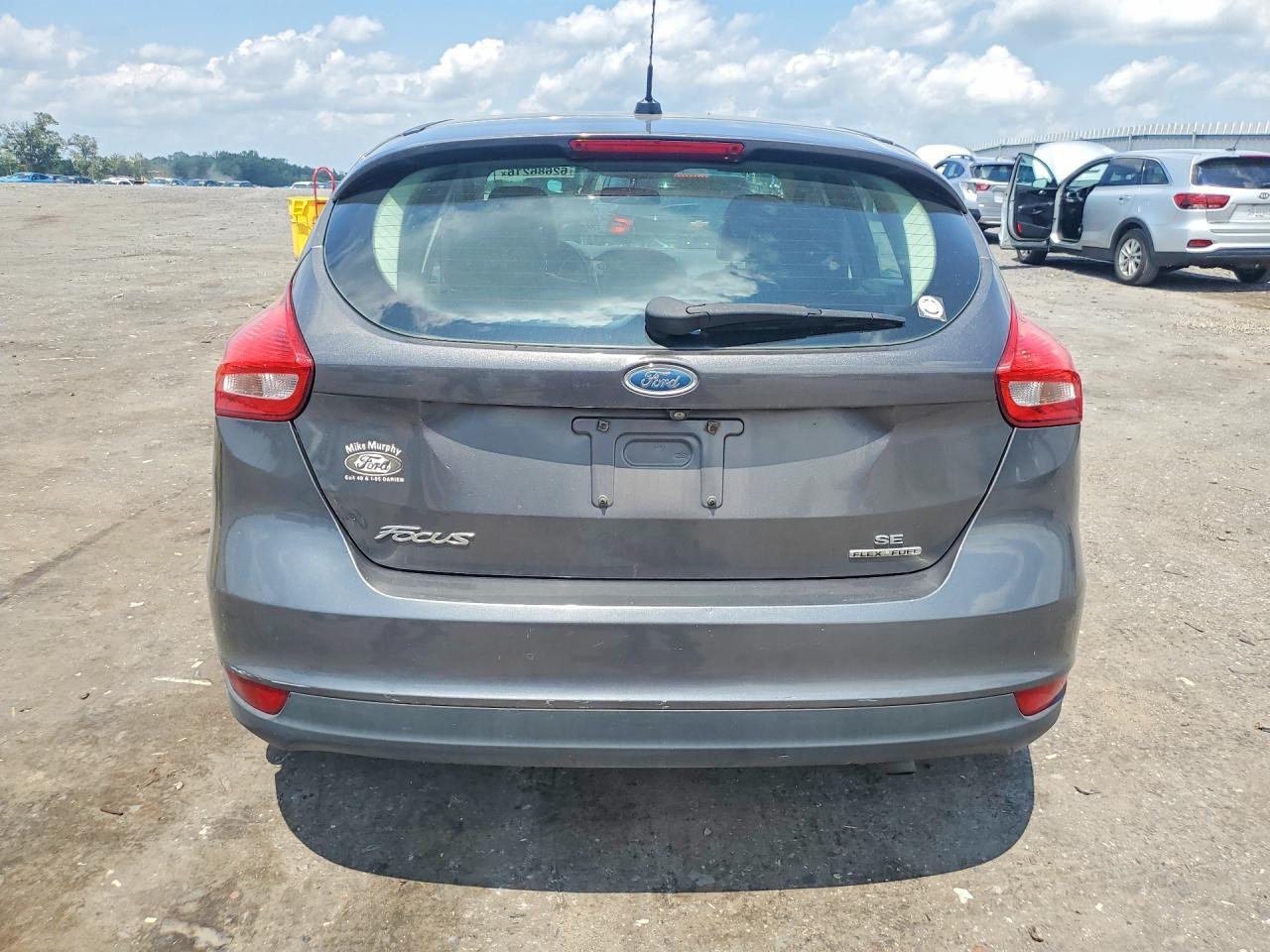 2015 Ford Focus Se - Image 6