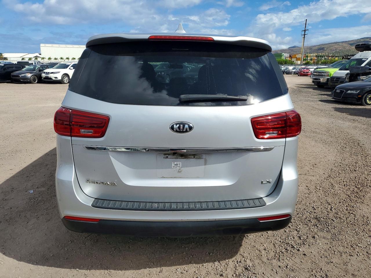 2020 Kia Sedona Lx - Image 6