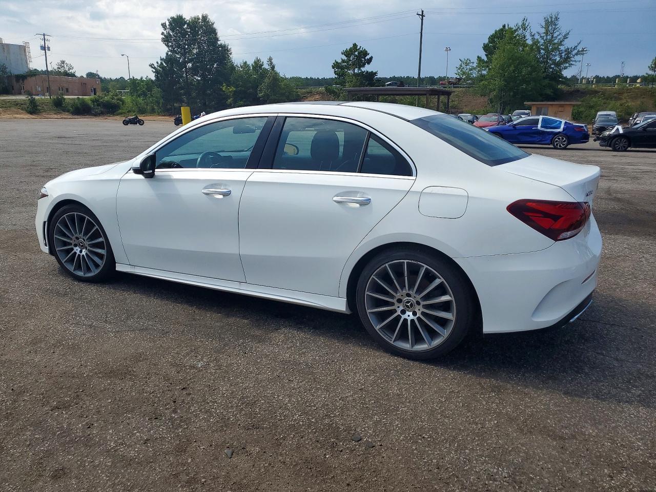 2019 Mercedes-Benz A 220 - Фото 2