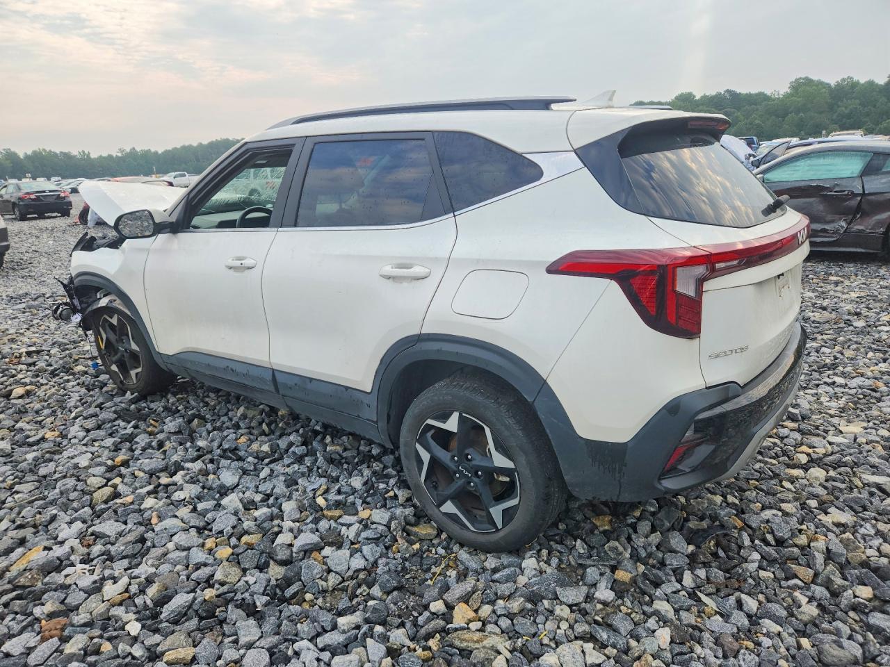 2024 Kia Seltos Ex - Image 2