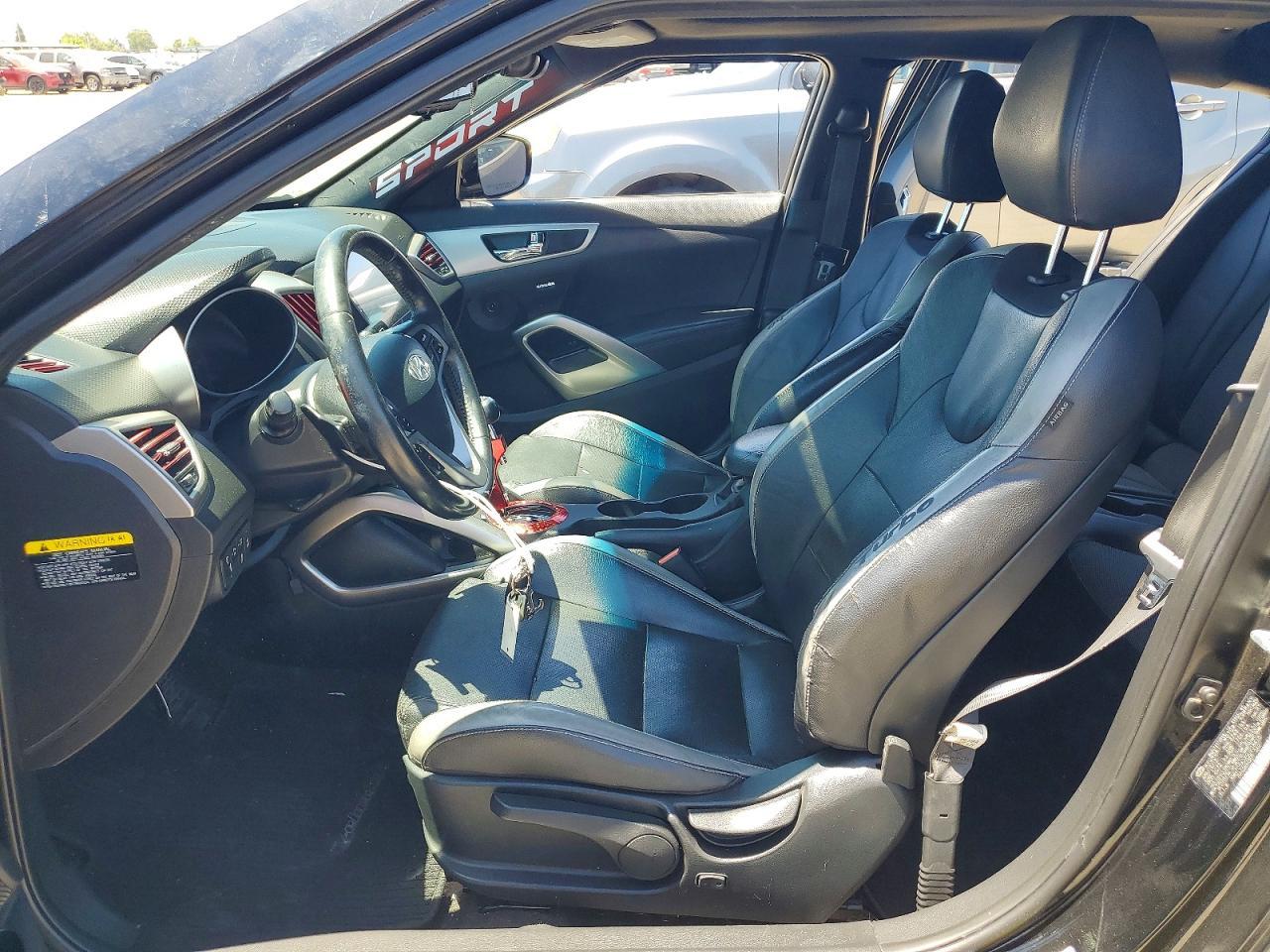 2016 Hyundai Veloster Base - Фото 7