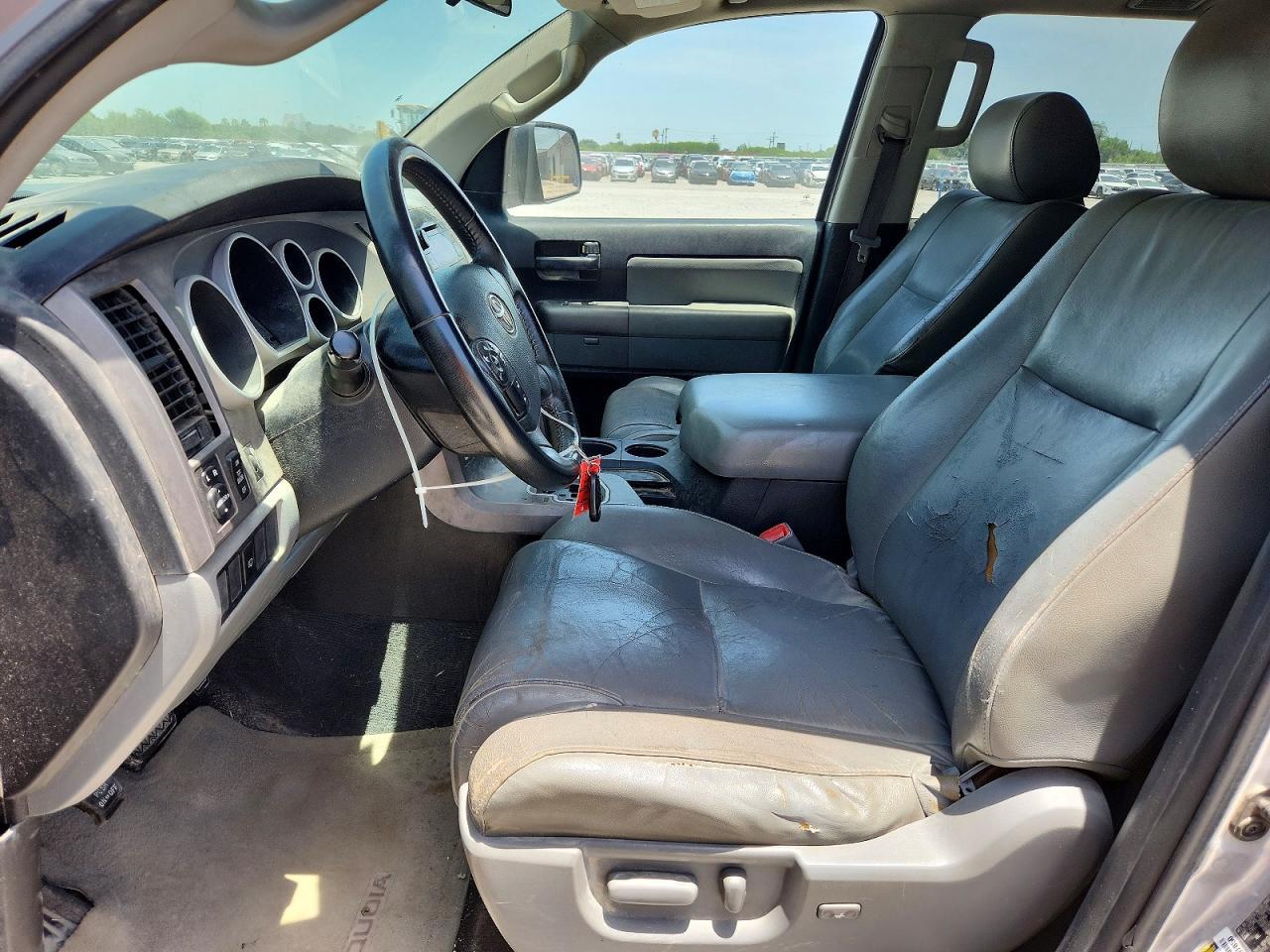 2012 Toyota Sequoia Sr5 - Image 7