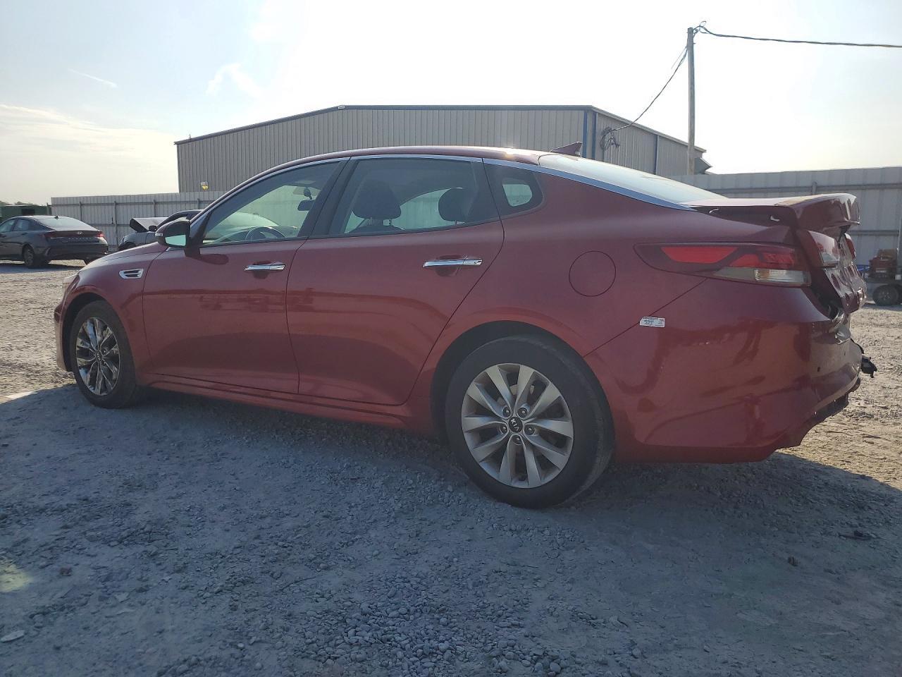 2018 Kia Optima S - Фото 2