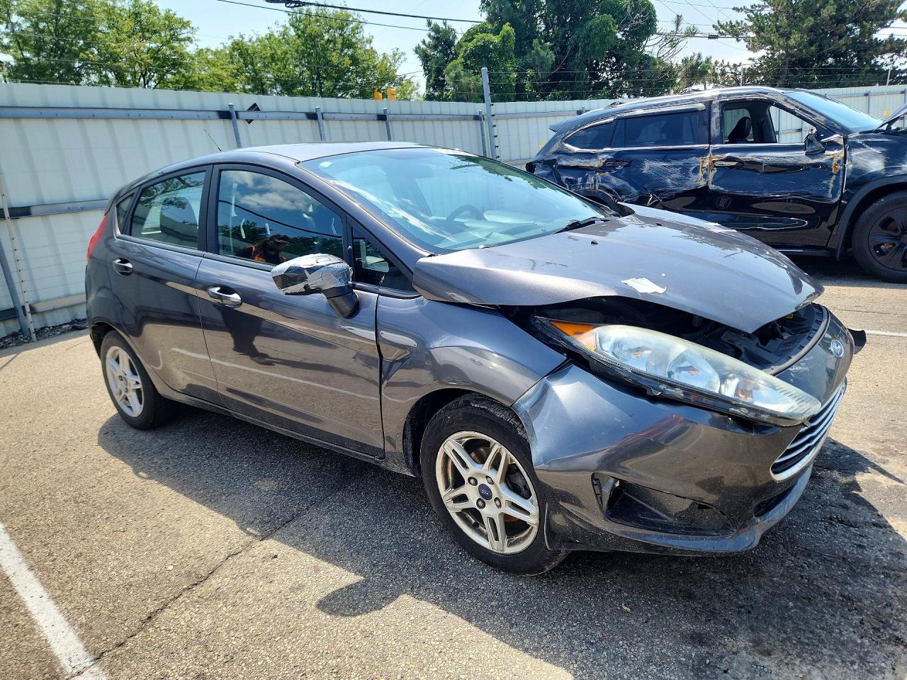 2017 Ford Fiesta Se - Image 4