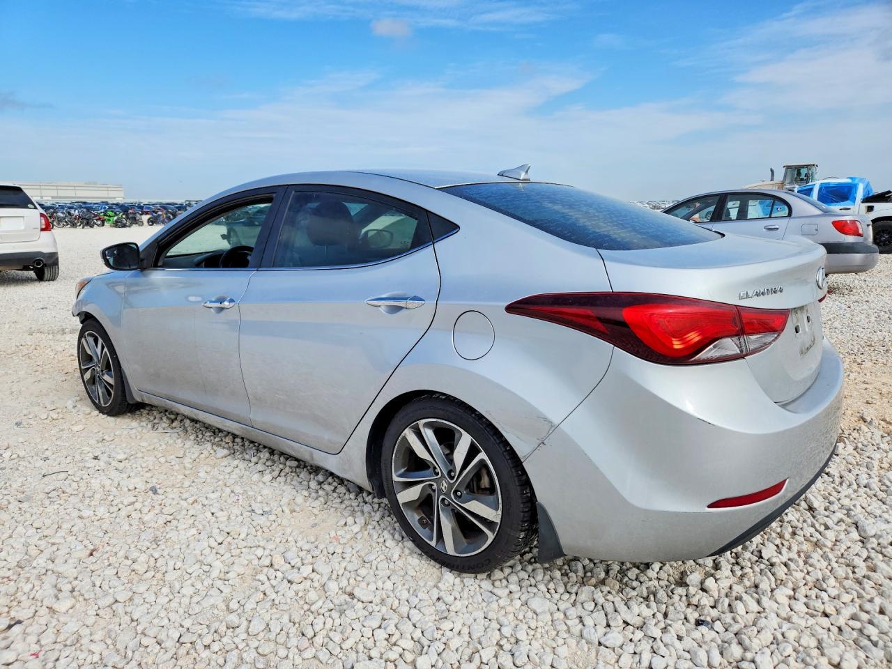 2015 Hyundai Elantra Limited - Image 2