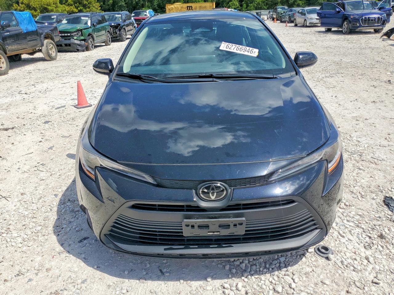 2025 Toyota Corolla Le - Image 5