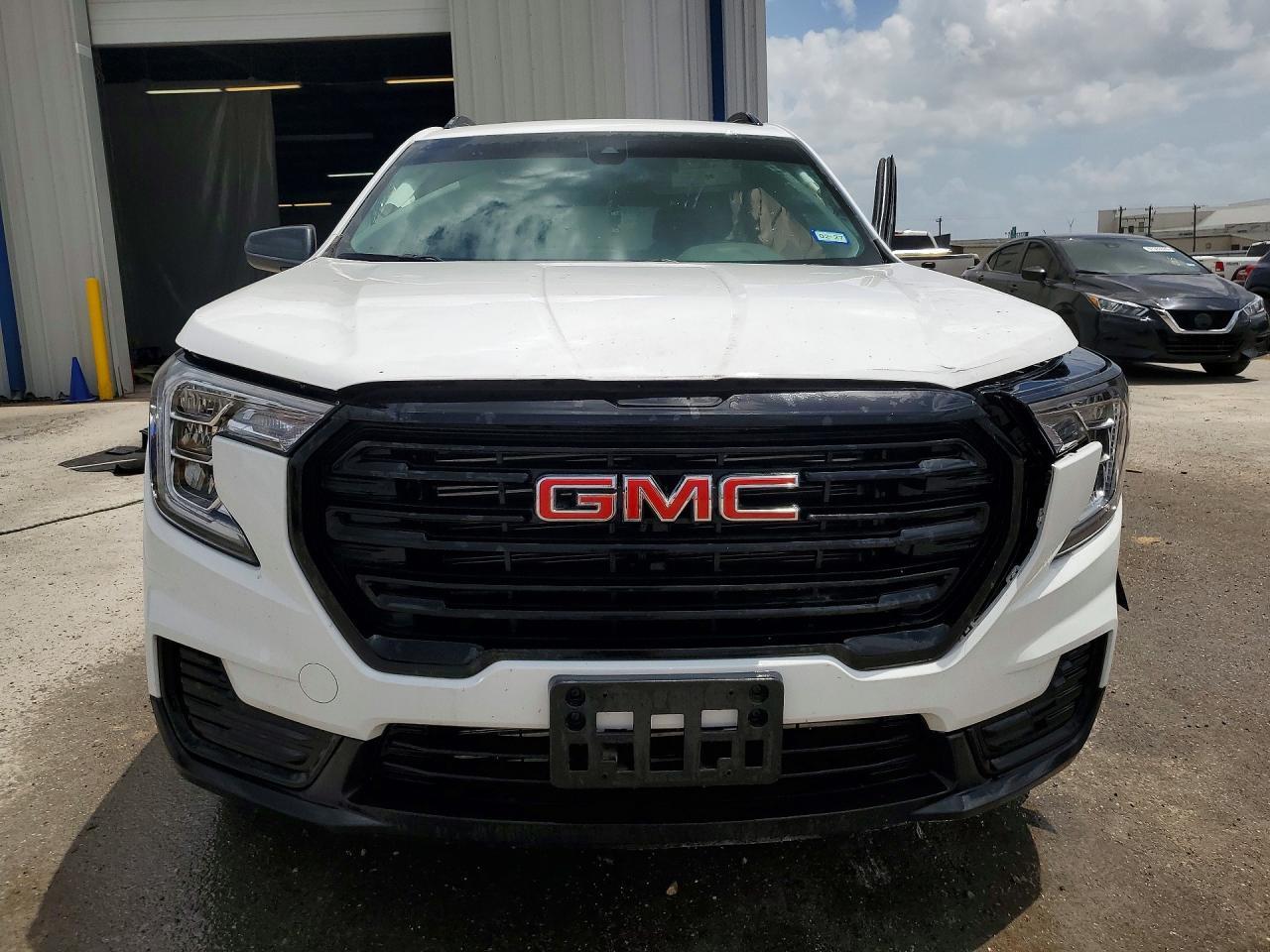 2024 GMC Terrain Sle - Image 5