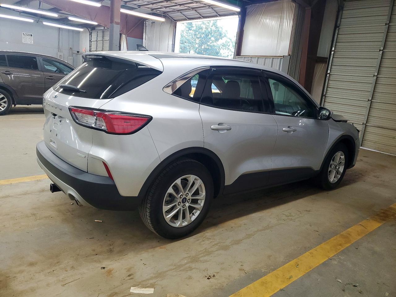 2020 Ford Escape Se - Фото 3