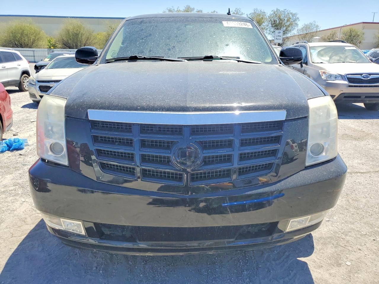 2010 Cadillac Escalade - Image 5