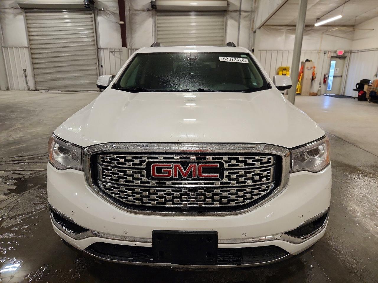 2017 GMC Acadia Denali - Фото 5