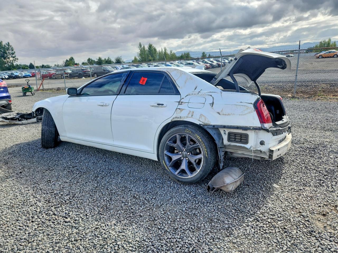 2022 Chrysler 300 S - Фото 2