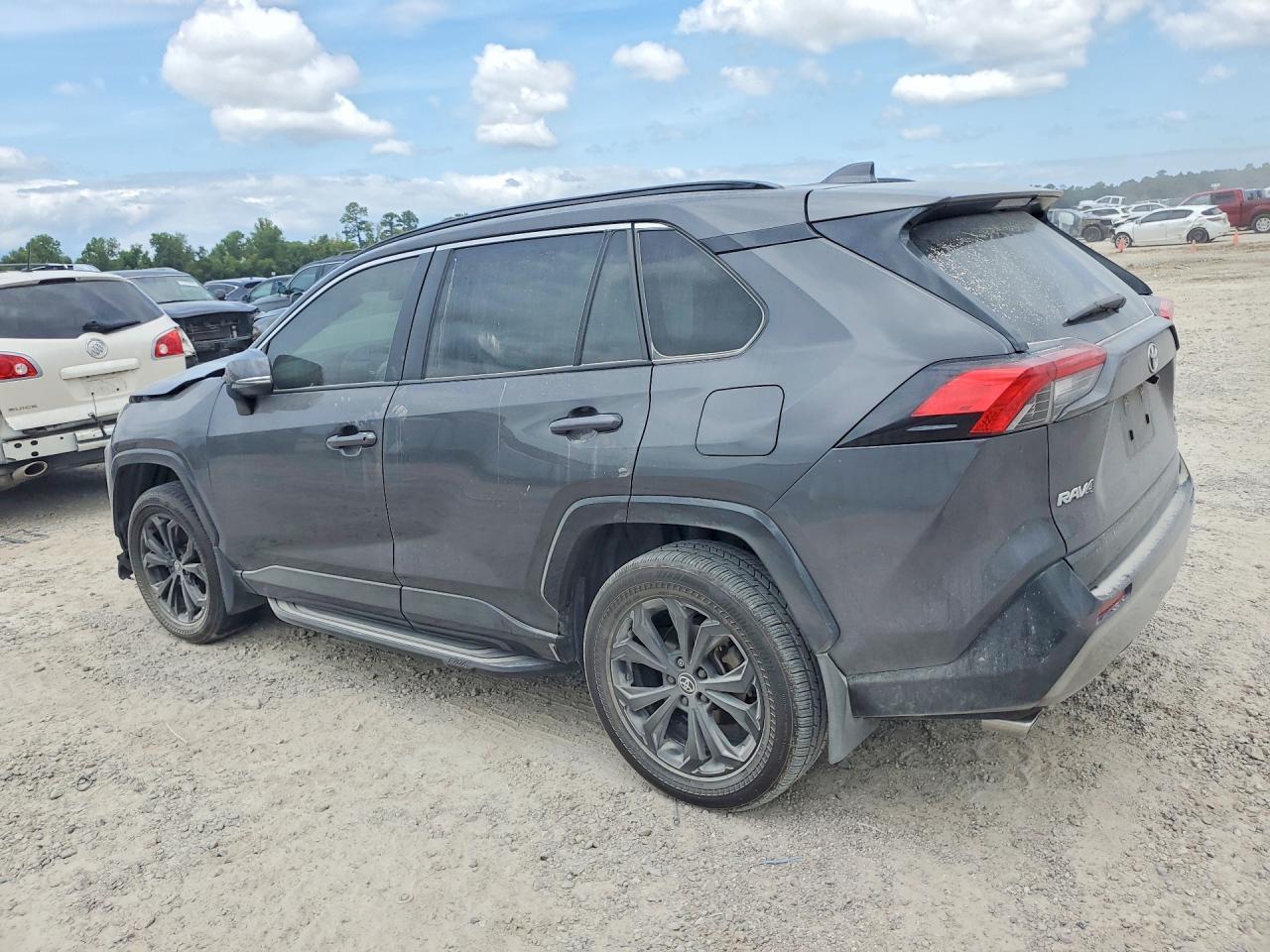 2022 Toyota Rav4 Se - Фото 2