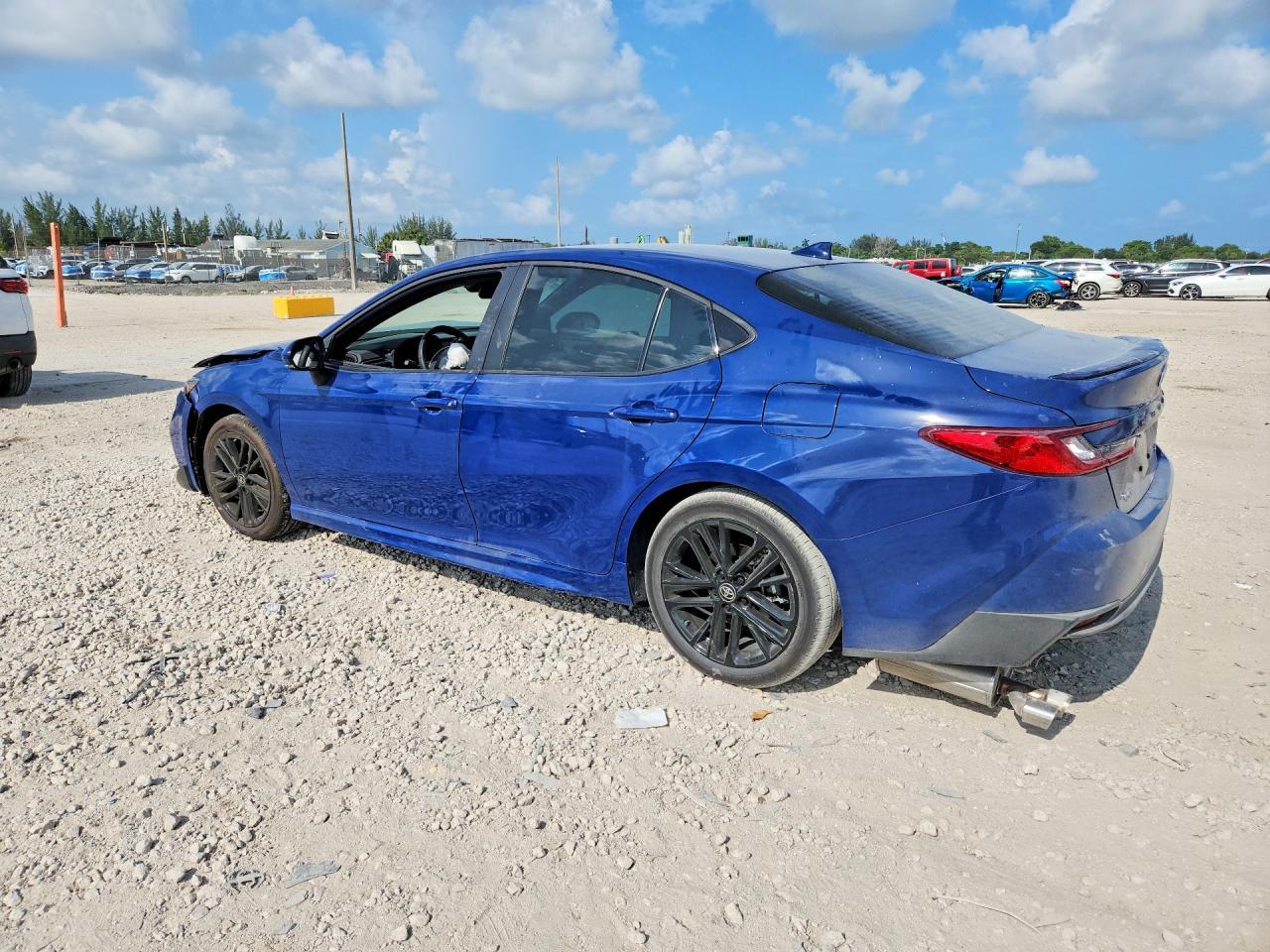 2026 Toyota Camry Se - Фото 2