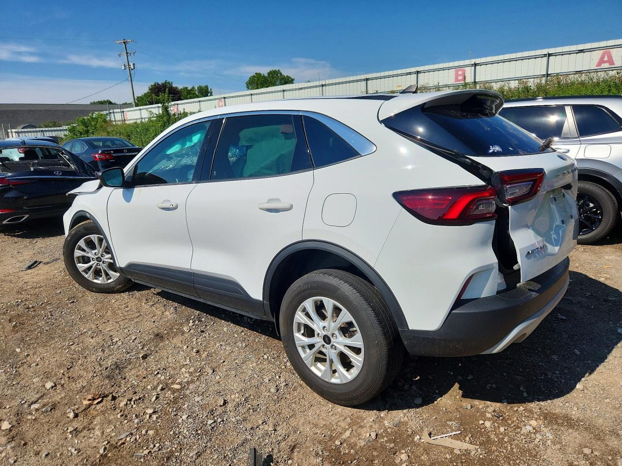 2024 Ford Escape Active - Image 2