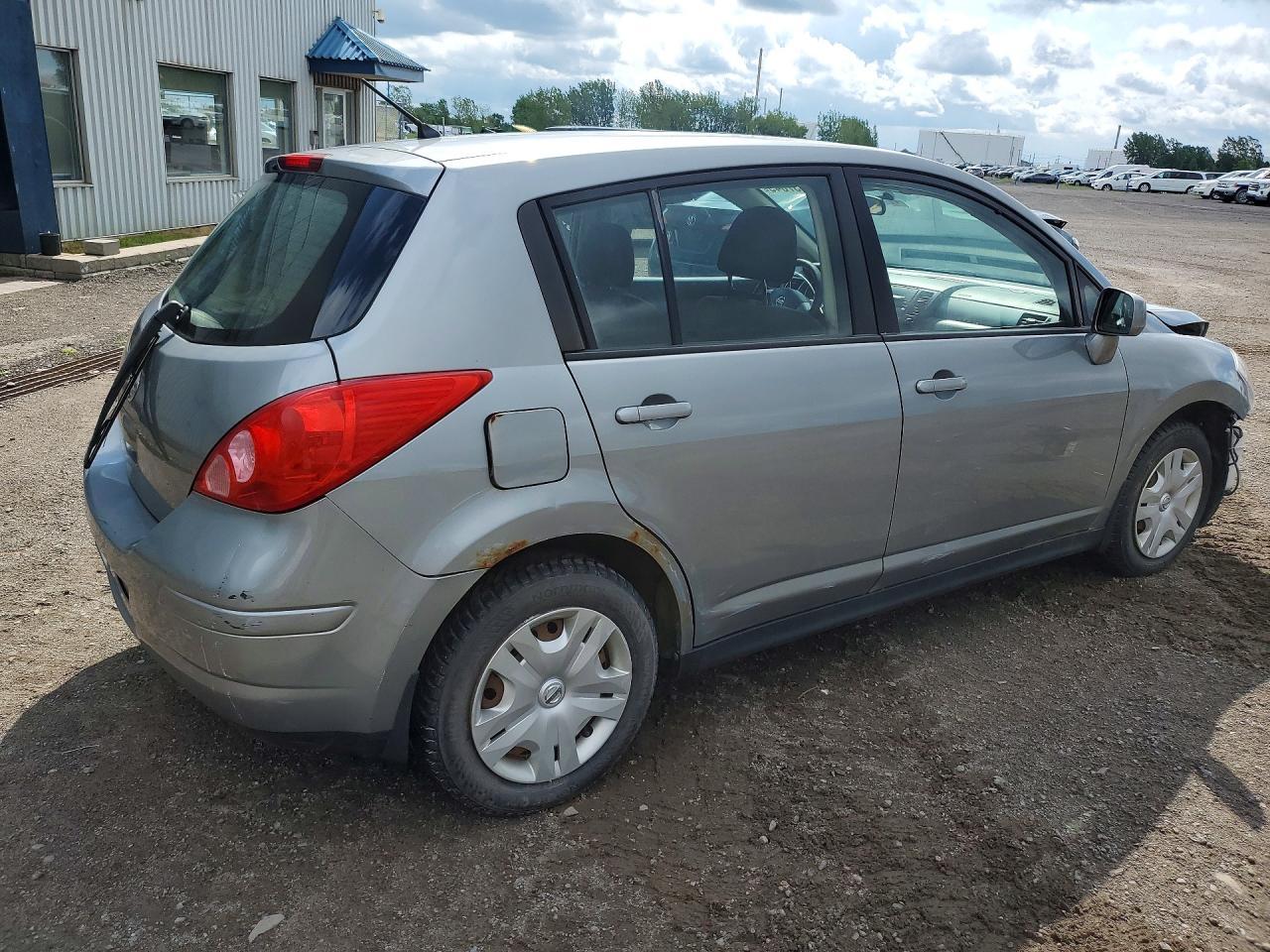 2010 Nissan Versa S - Фото 3