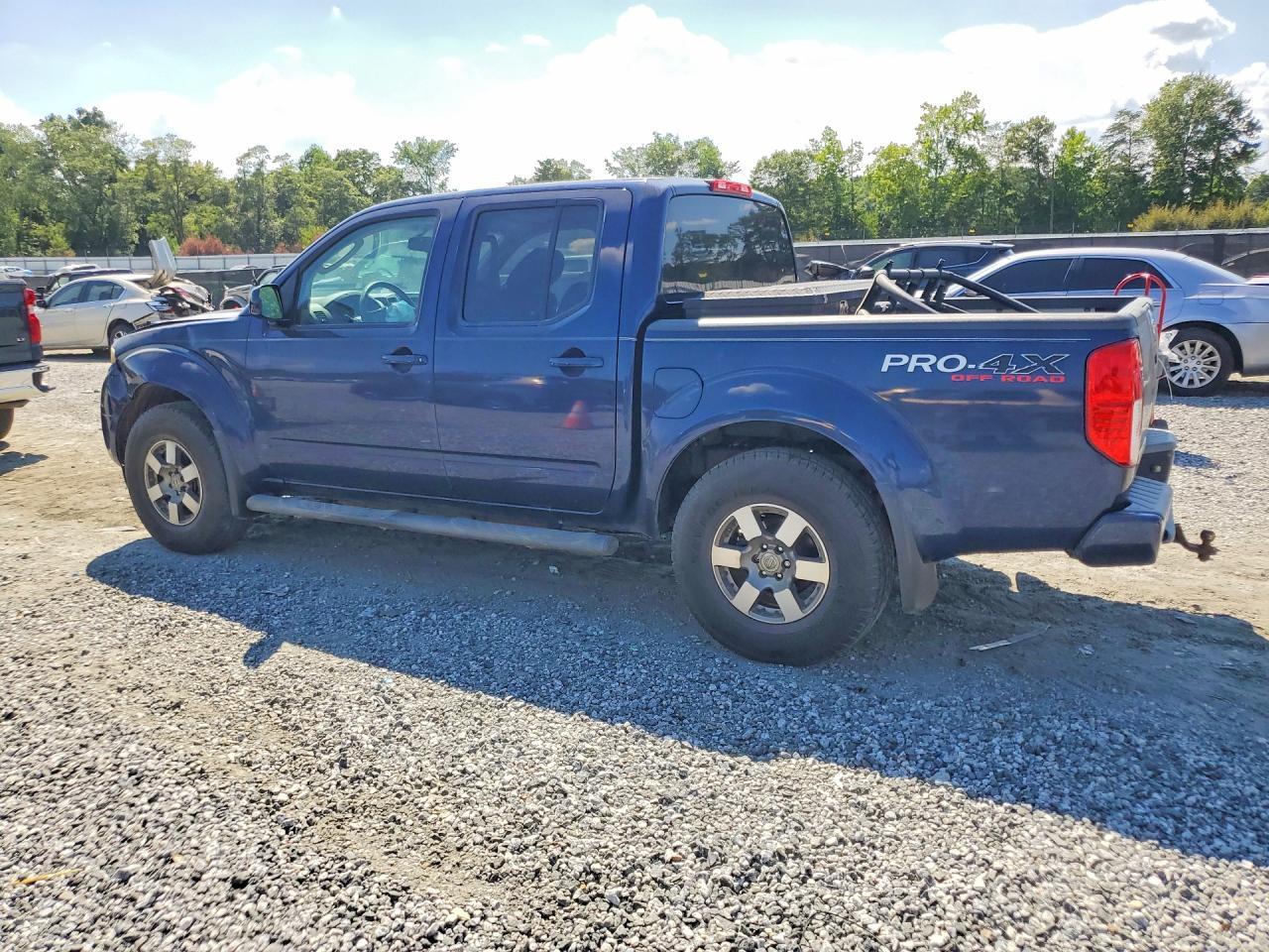 2011 Nissan Frontier S - Image 2