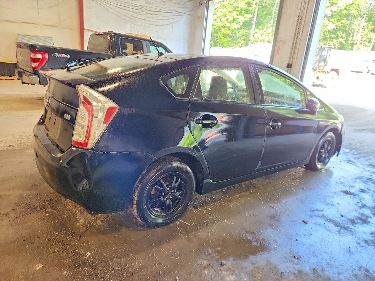 2015 Toyota Prius Two - Image 3