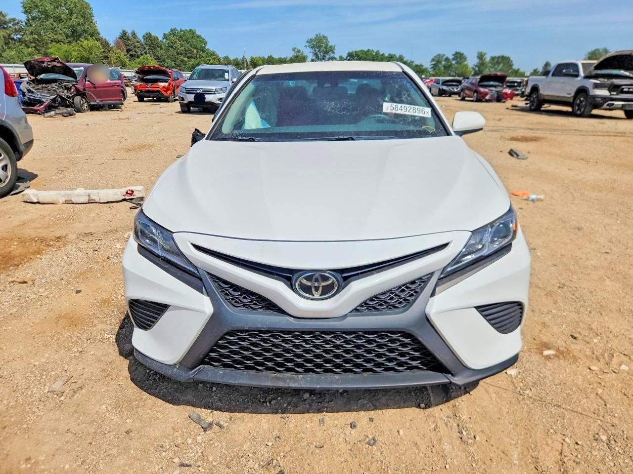 2018 Toyota Camry Se - Image 5