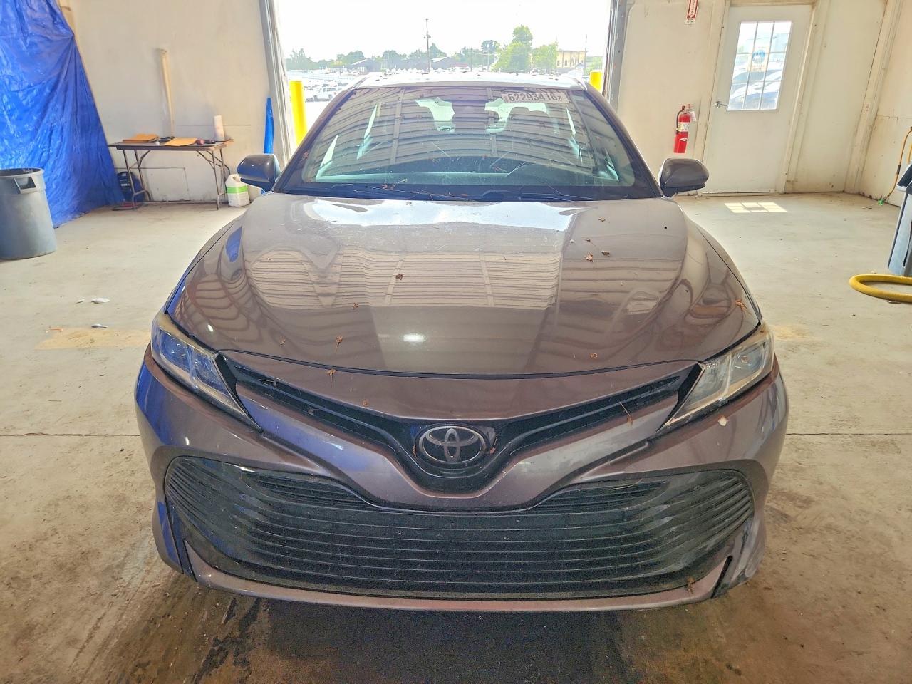 2020 Toyota Camry Le - Фото 5