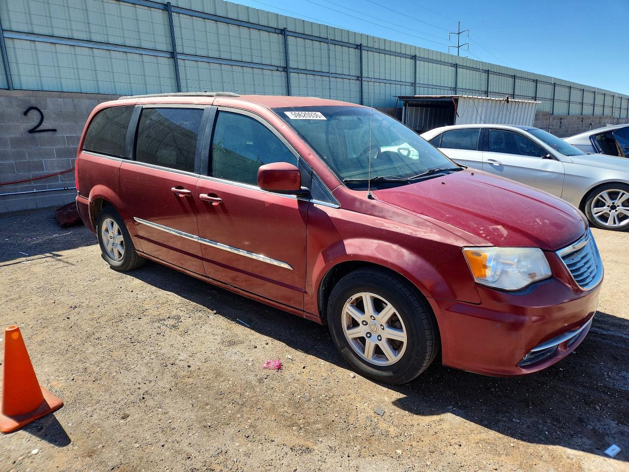 2012 Chrysler Town & Country Touring - Фото 4