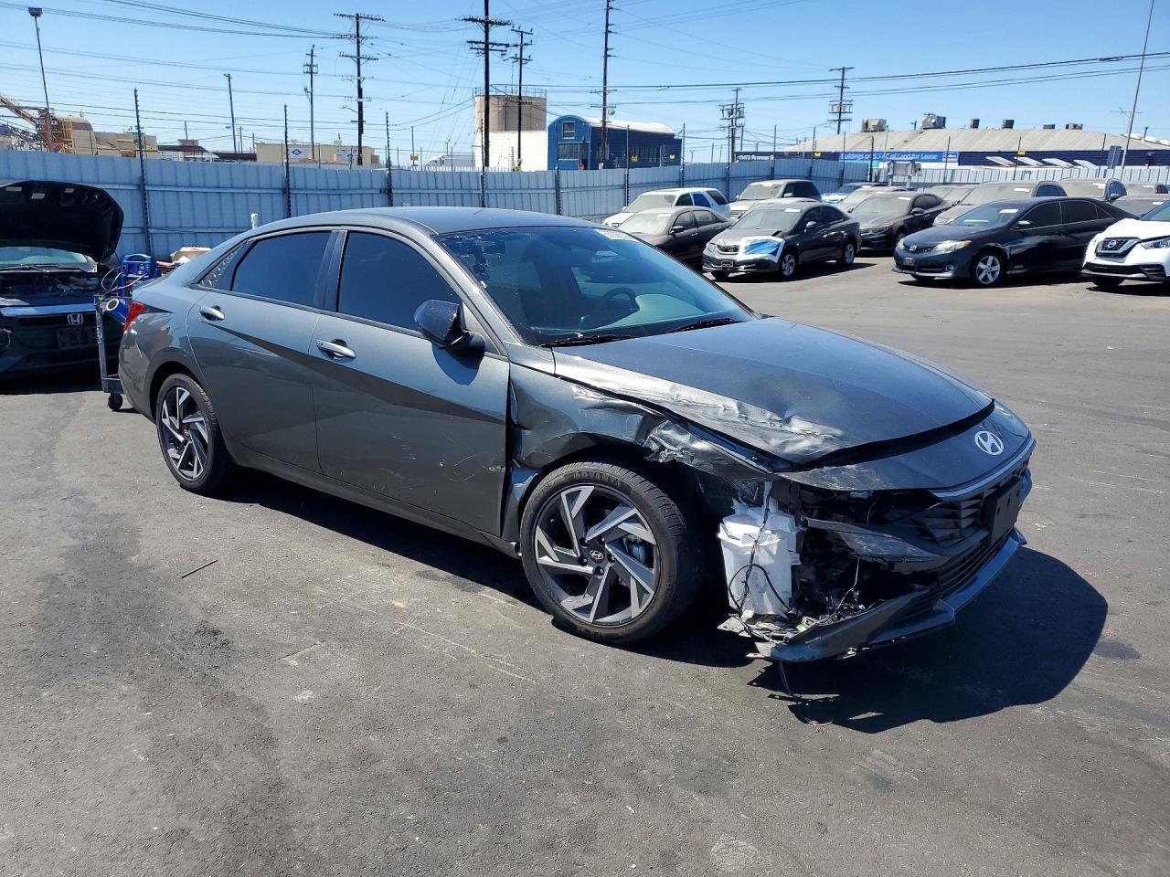 2025 Hyundai Elantra Sel Sport - Фото 4