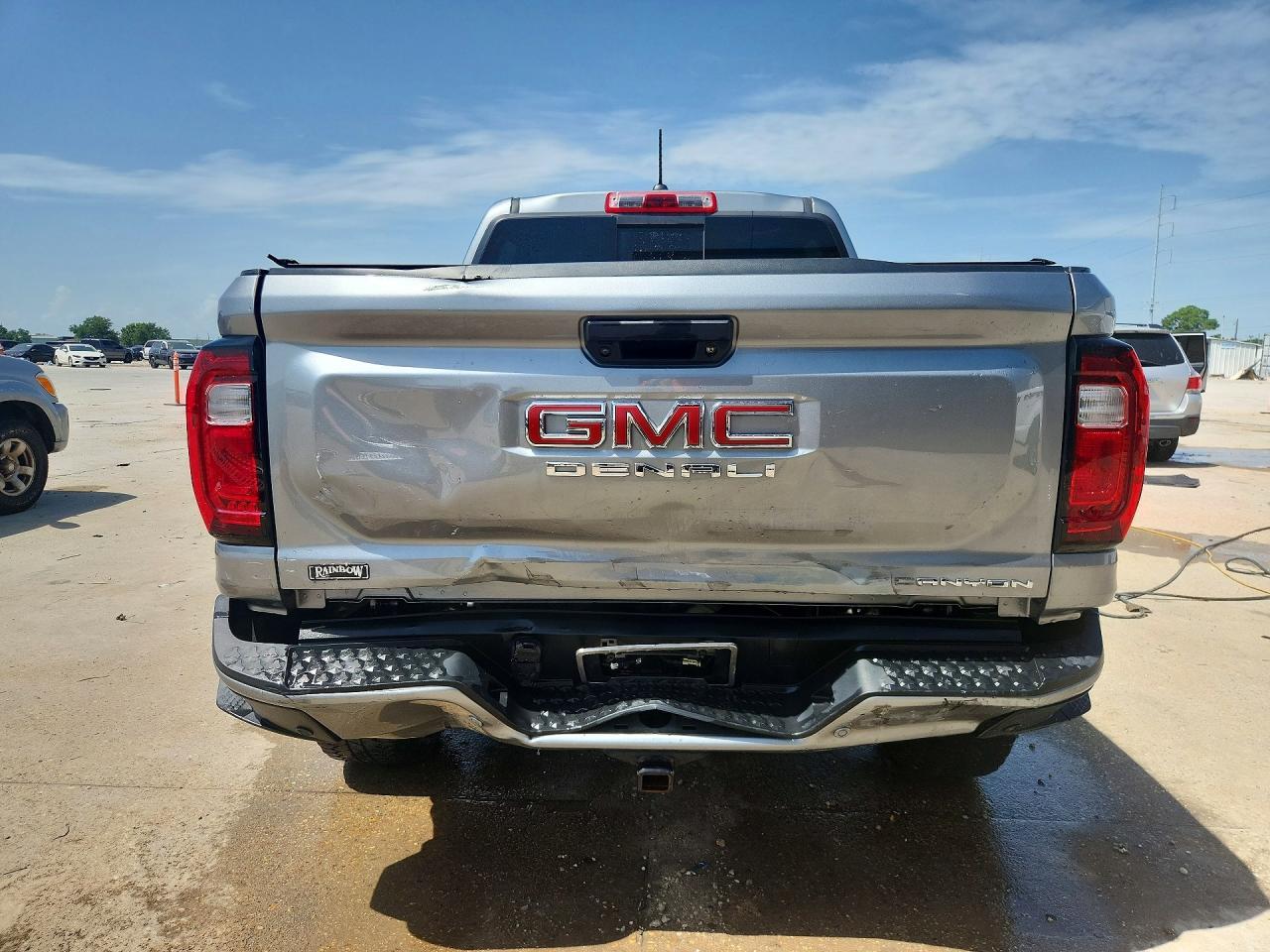 2024 GMC Canyon Denali - Image 6