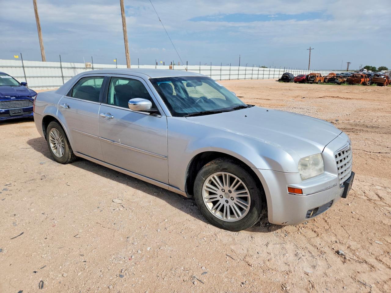 2010 Chrysler 300 Touring - Image 4