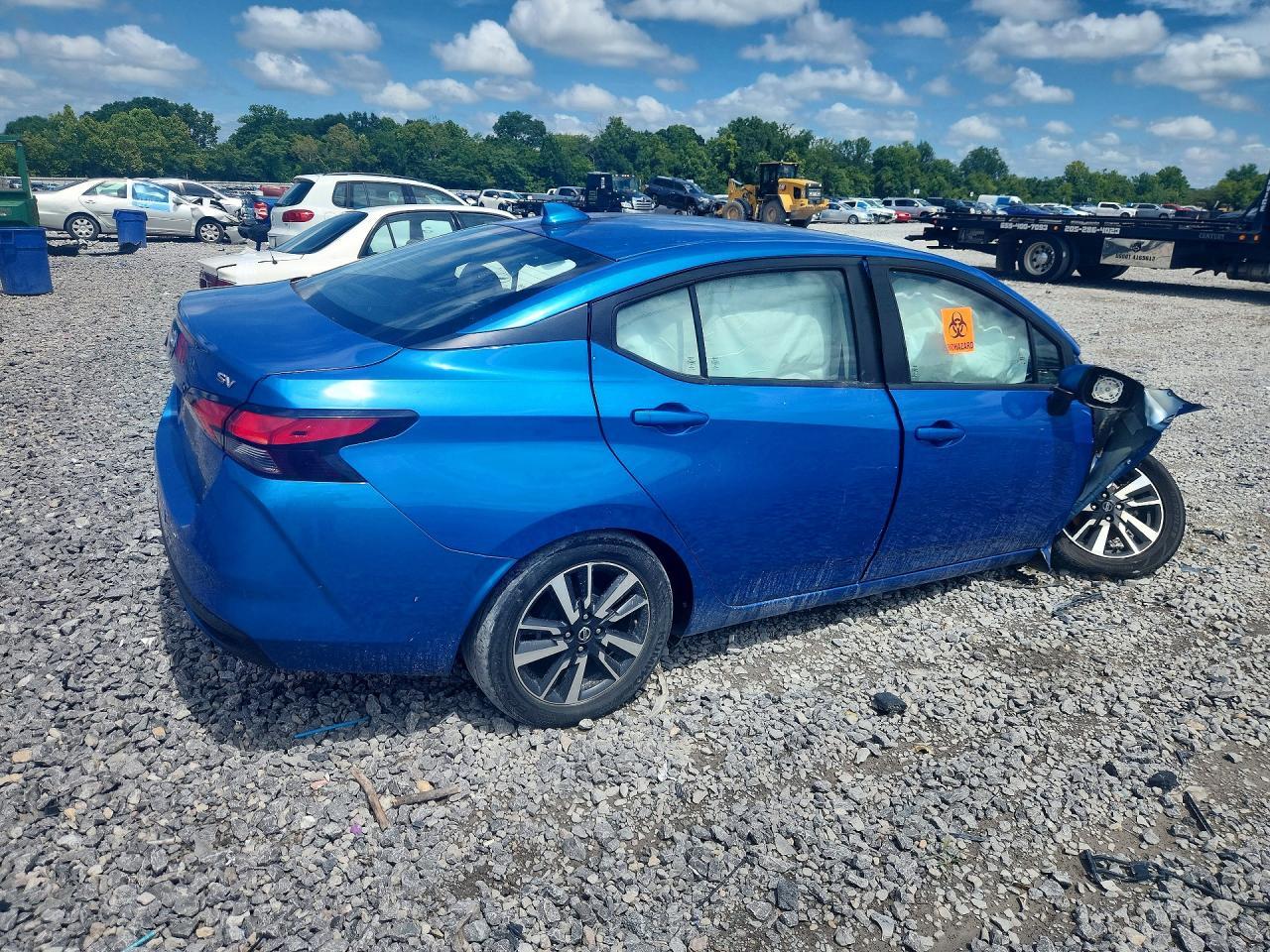 2021 Nissan Versa Sv - Image 3
