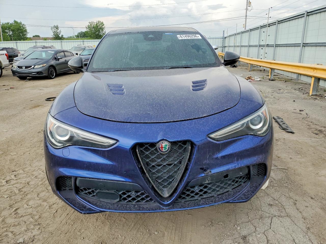 2018 Alfa Romeo Stelvio Quadrifoglio - Image 5
