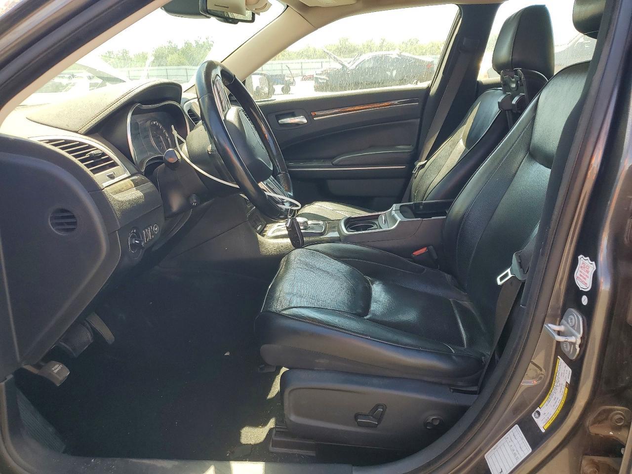 2019 Chrysler 300 Limited - Image 7