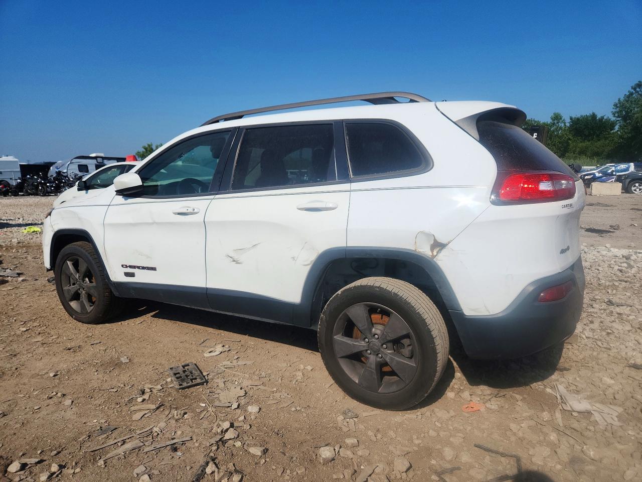2016 Jeep Cherokee Latitude - Фото 2