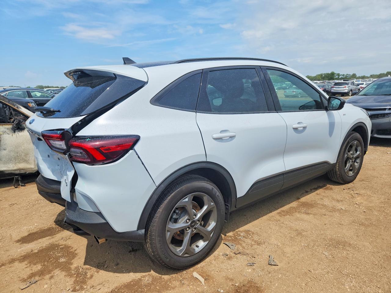 2025 Ford Escape St Line - Image 3