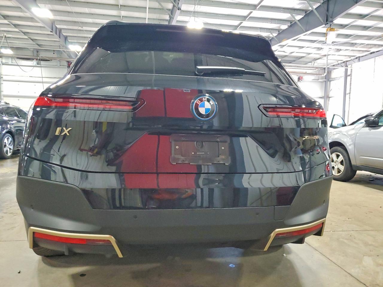 2025 BMW Ix xDrive50 - Фото 6
