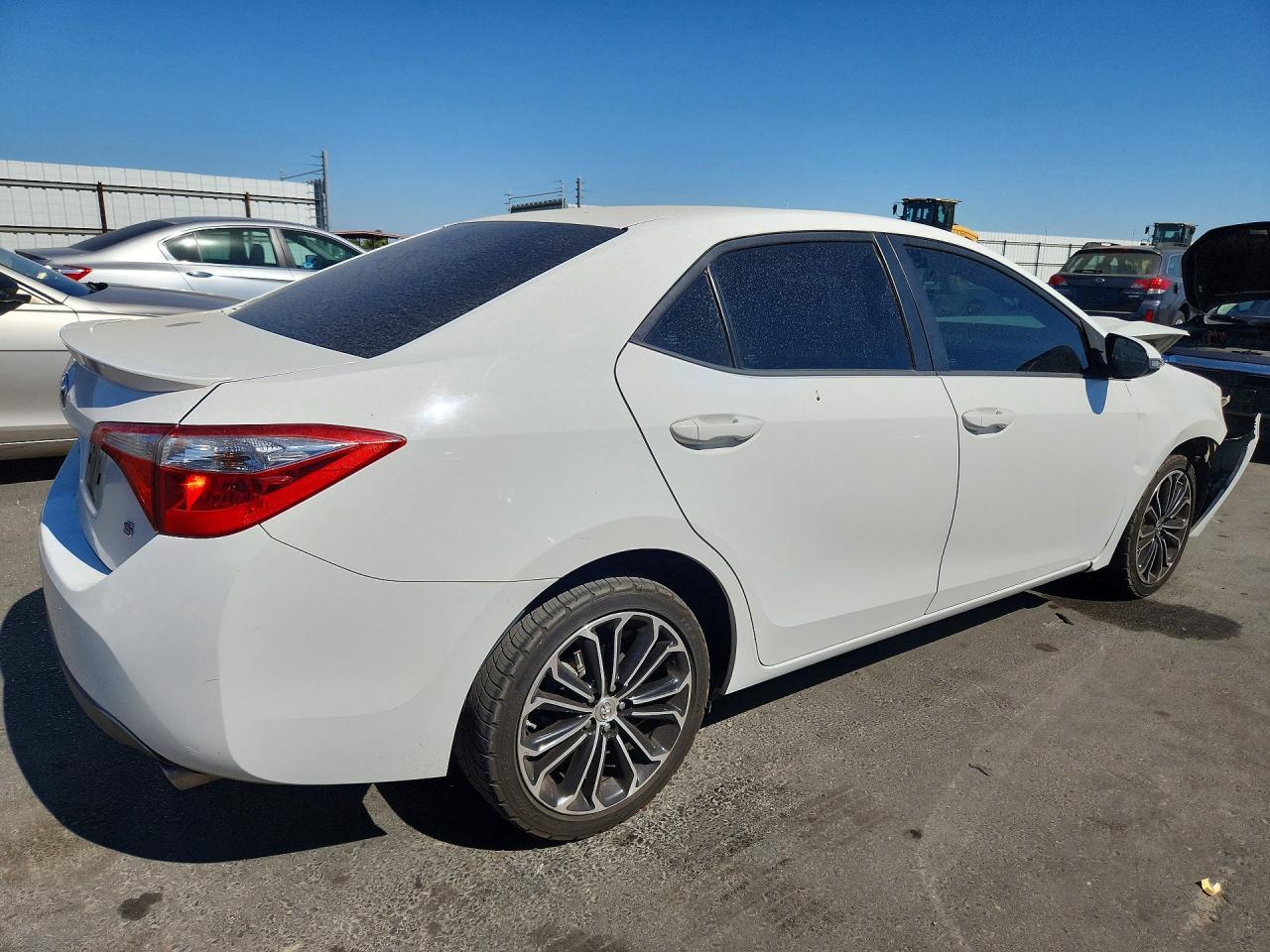2015 Toyota Corolla S Plus - Фото 3