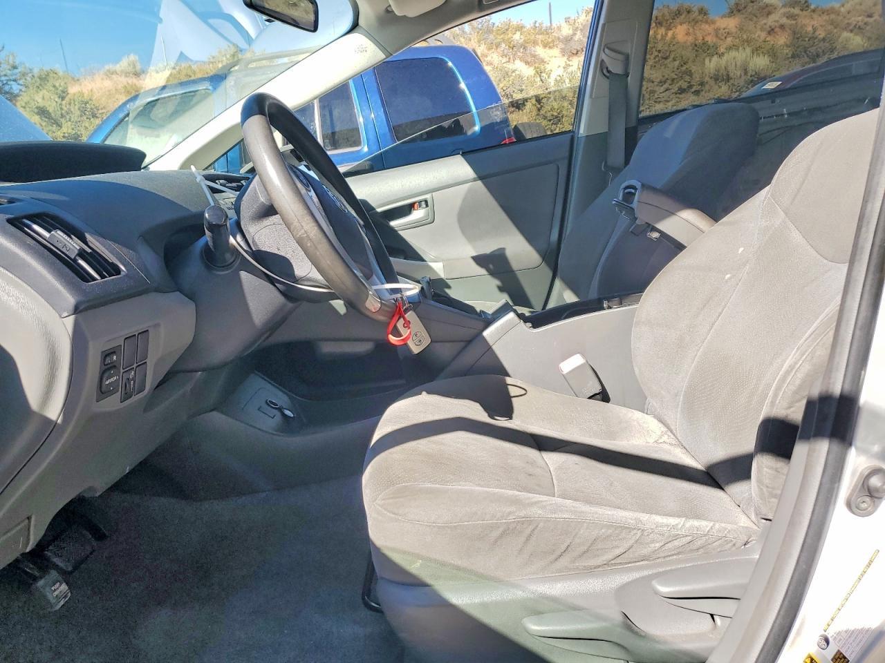 2010 Toyota Prius Iii - Фото 7